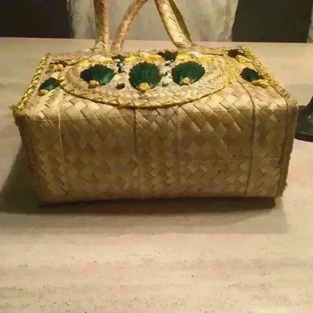Vintage Straw Purse - Picture 11 of 11